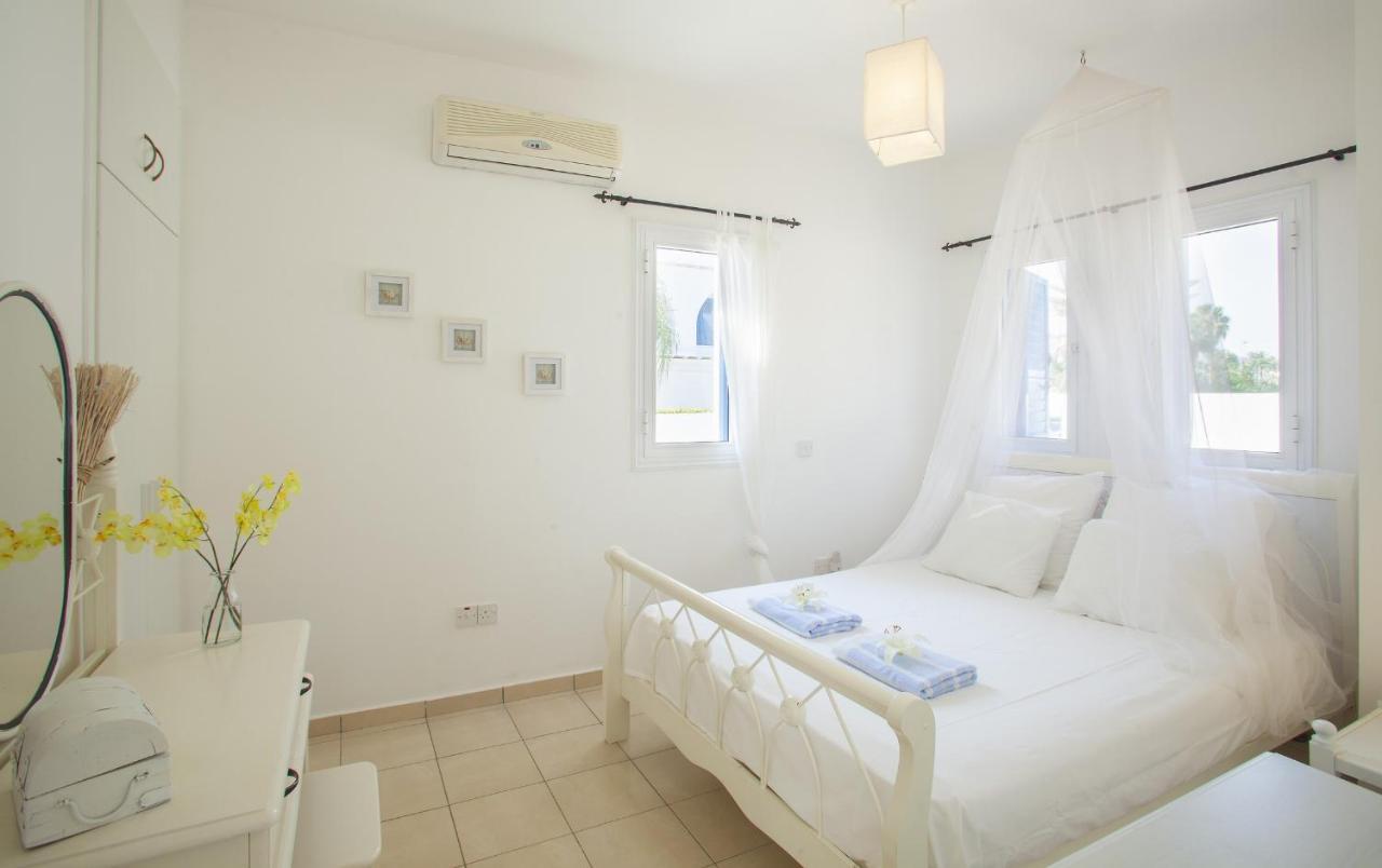 Mimoza Seafront Villa Protaras Exterior photo